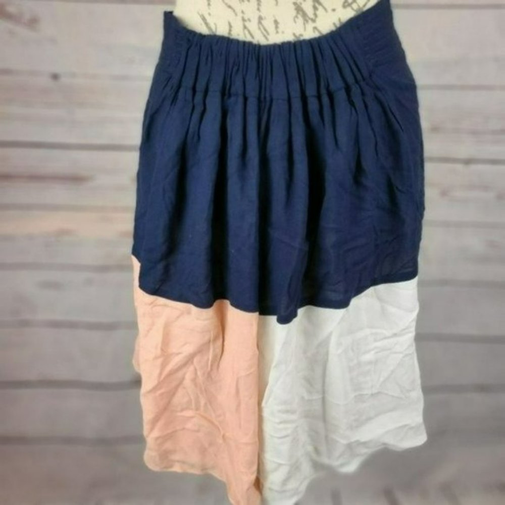 ♡3/$30♡ HD in Paris Blue Geometric Mini Skirt -XS - Picture 3 of 4
